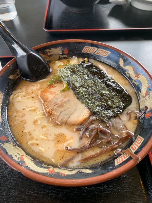 日本・熊本県「熊本出張」の写真：尺間ラーメン　西町店
ラーメンのメニュー...