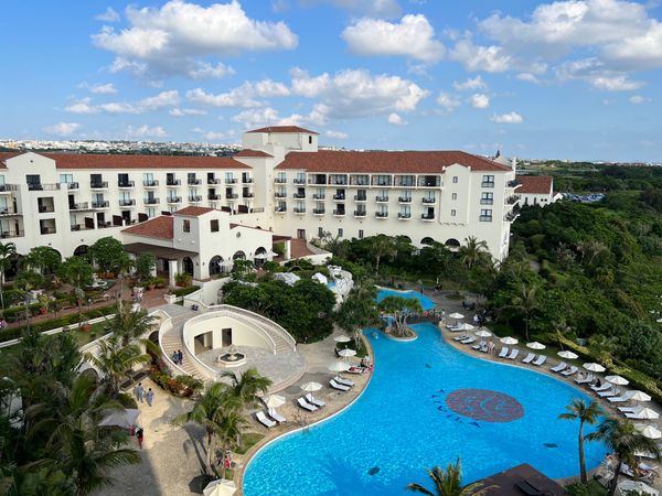 日本・沖縄県「年に一度の沖縄旅行2023」の写真：沖縄読谷　ホテル日航アリビラ
●部屋から...