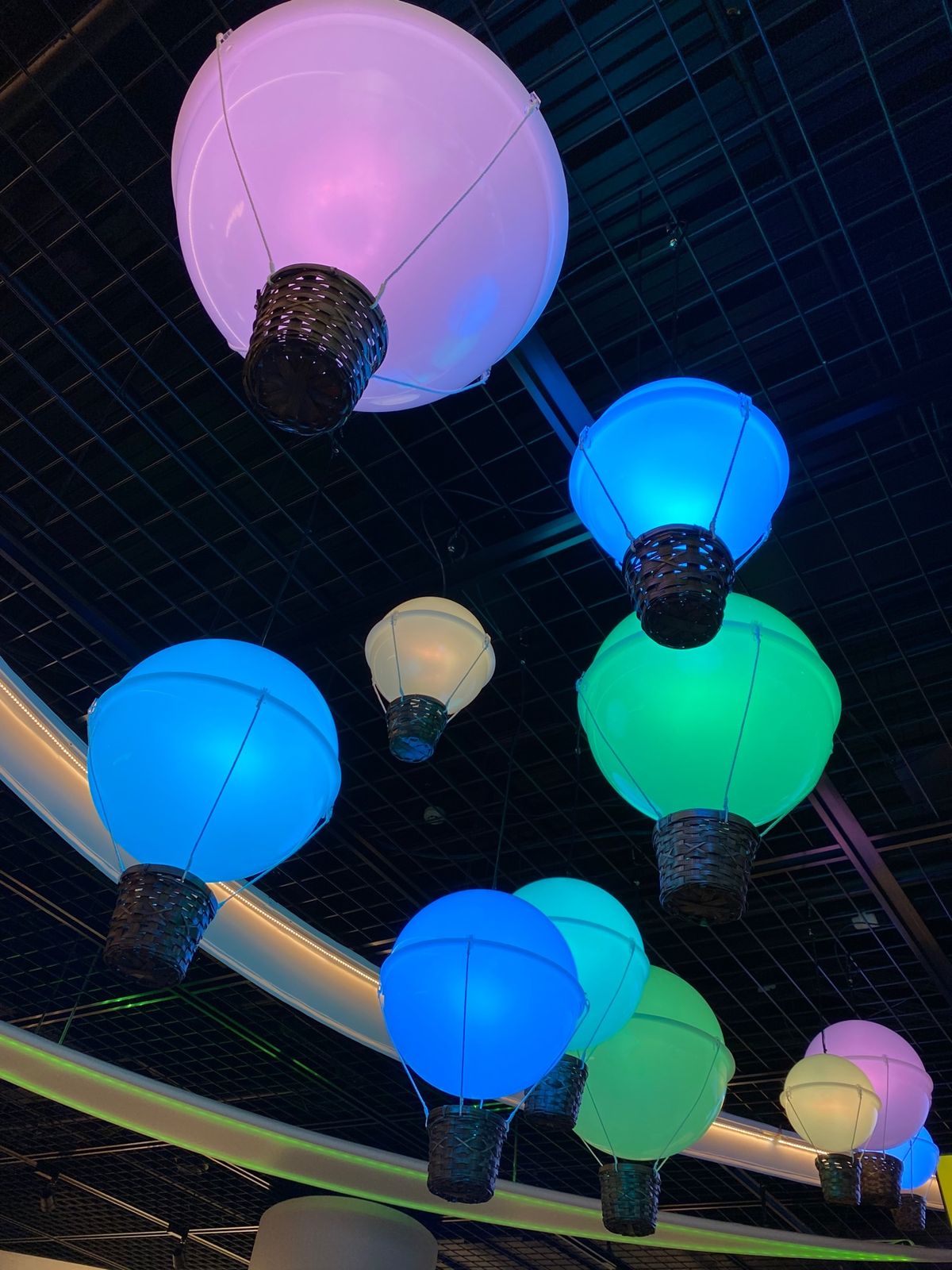 気球を見たかったけど、11月なので…
代わりに、佐賀バルーンミュージアムに...