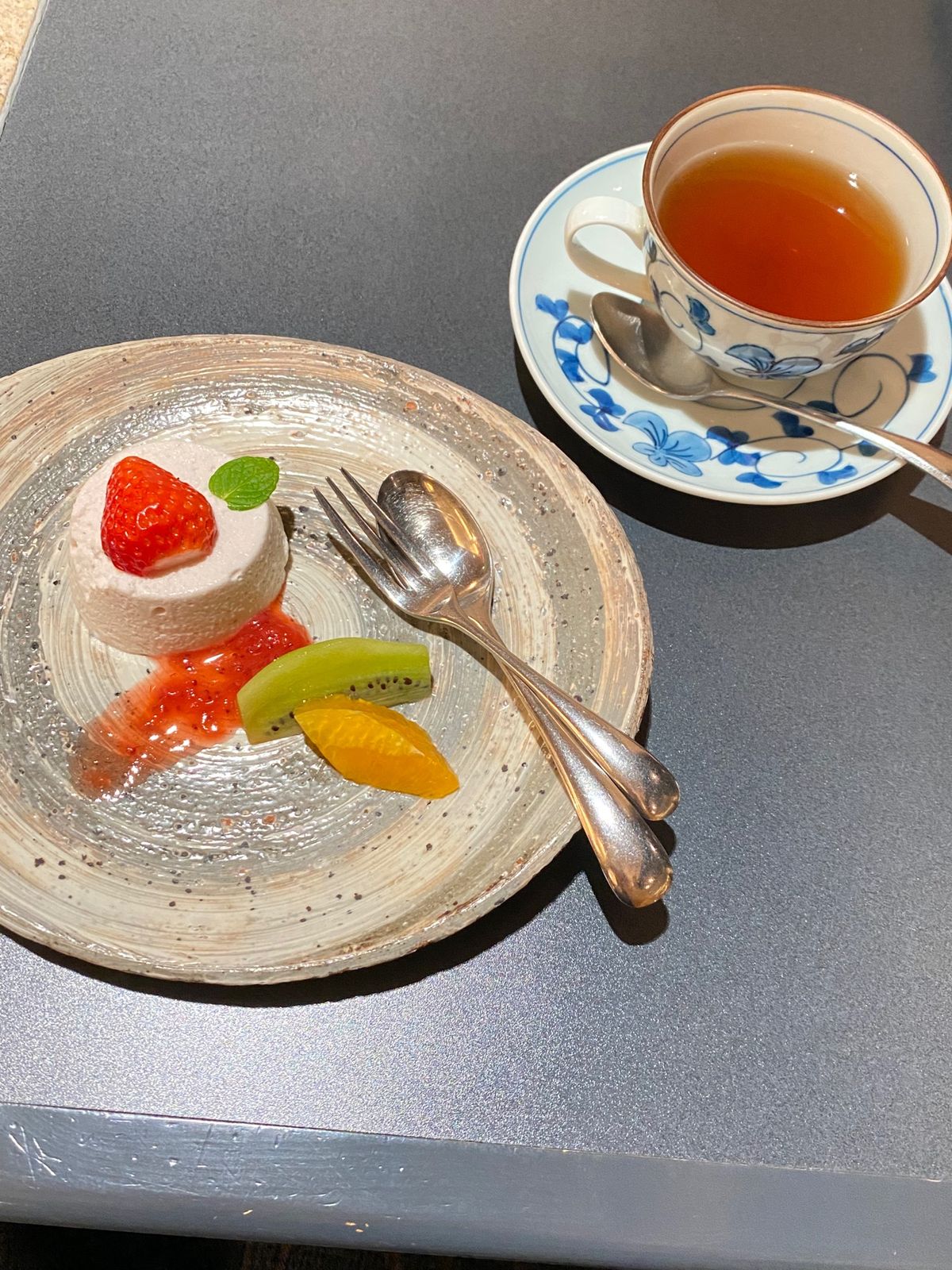 贅沢な料理をゆっくり味わって食べた！
美味しゅうございました♪