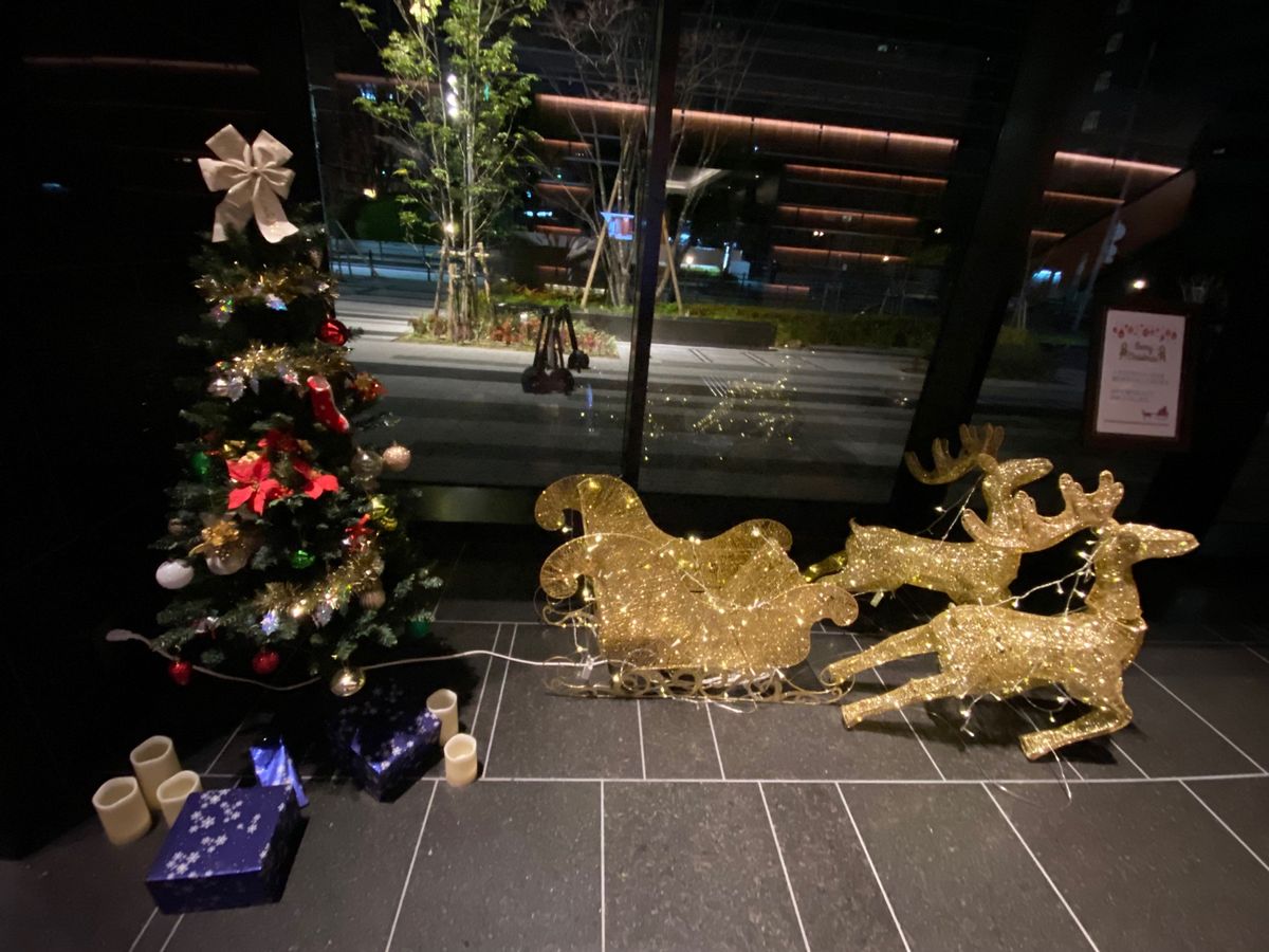 伊丹空港に到着✈️
551HORAIというお店で、久々の肉まんを食べて満足...