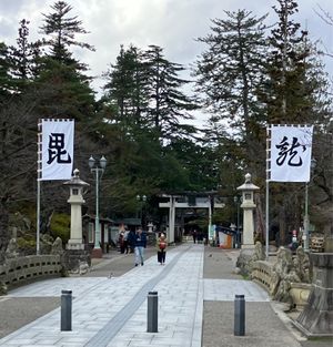 上杉神社参拝🙏
参拝後　米沢牛と米沢ラーメンを堪能しました。