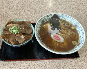 上杉神社参拝🙏
参拝後　米沢牛と米沢ラーメンを堪能しました。