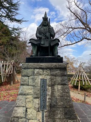 上杉神社参拝🙏
参拝後　米沢牛と米沢ラーメンを堪能しました。