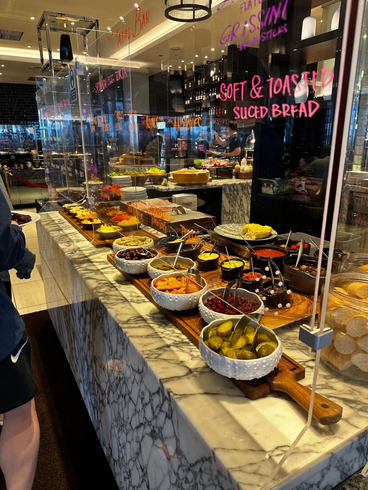 朝食はカサ オセアノというレストランでブッフェなのですが、かなりよかった。...