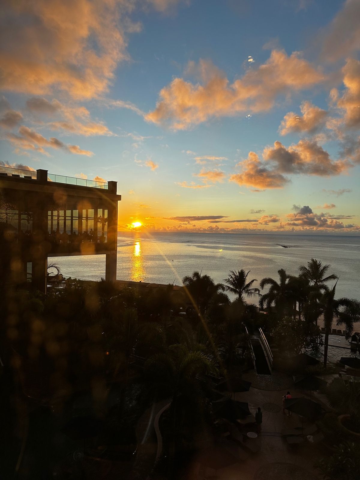 デュシ タニ グアム リゾートにあるタイ料理レストラン「Soi」へ

眺め...