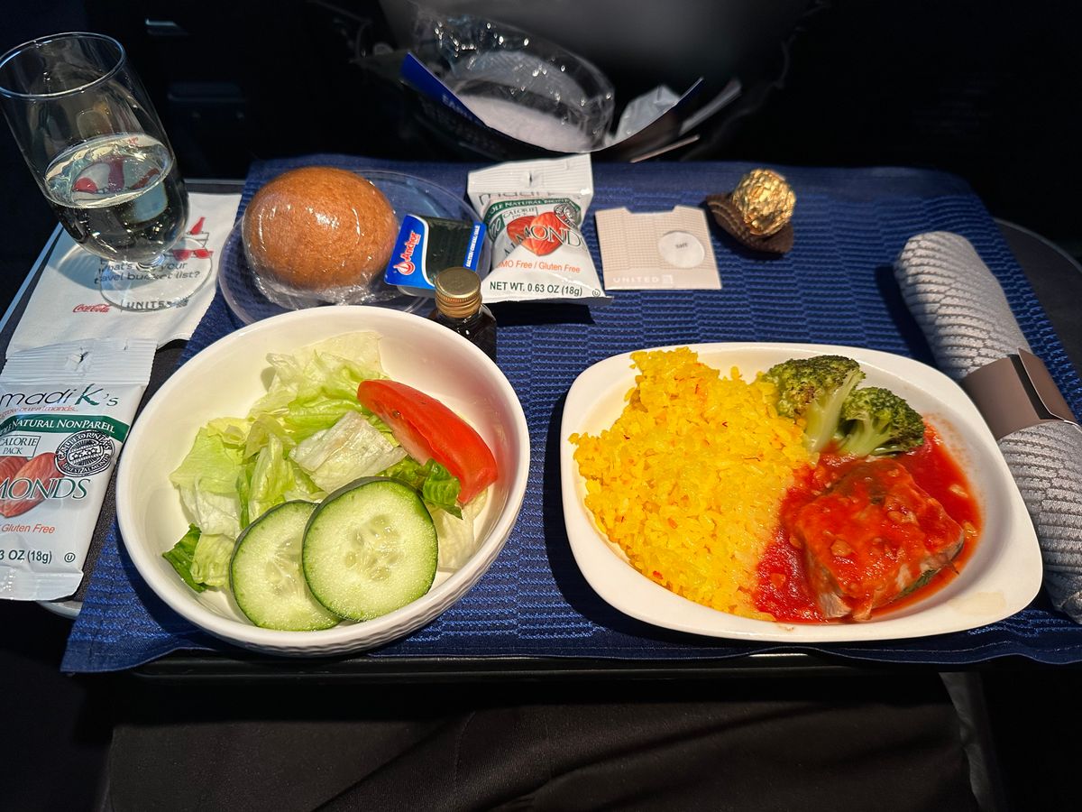 帰りの飛行機もユナイテッド航空。ユナイテッド航空のラウンジがなんとクローズ...