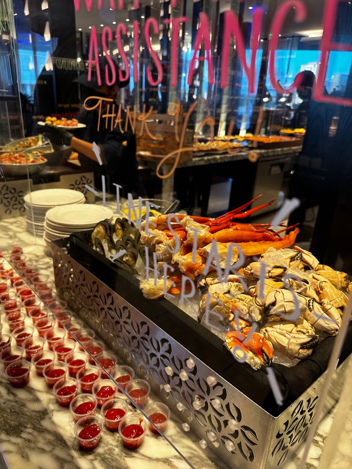 ツバキタワーのレストラン「カサ オセアノ」。朝食のブッフェ会場でもあるのだ...