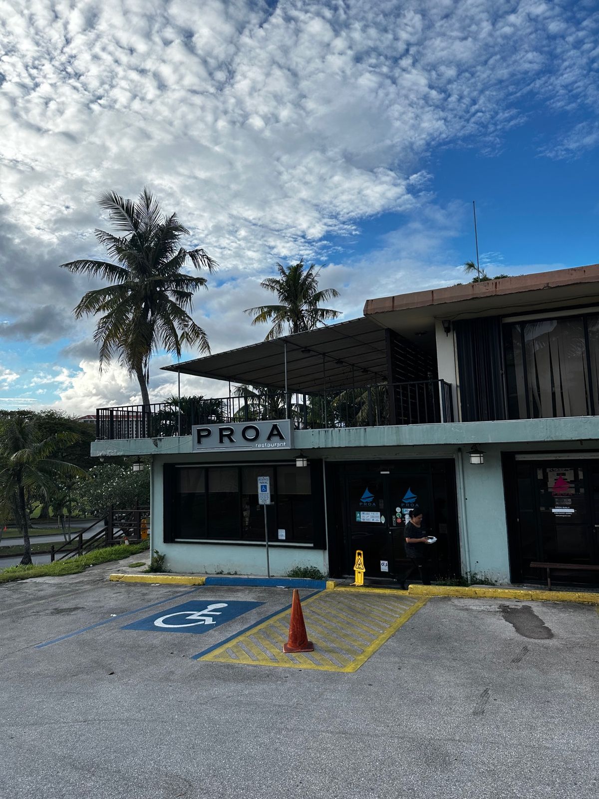 ￼PROA（プロア）というBBQレストランへ！ここは美味しかったな！満席で...