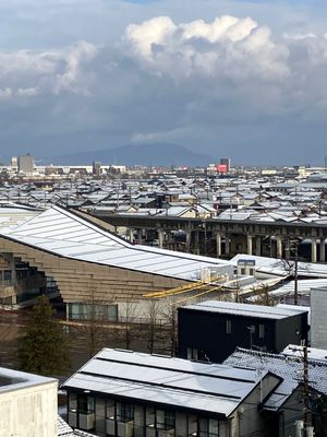 新潟5大ラーメンの１つ
長岡生姜醤油ラーメン堪能
雨は夜更け過ぎに雪へと変...