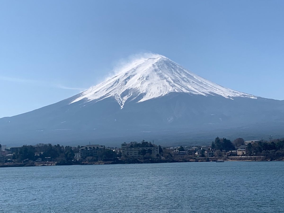 父の納骨を無事に終える。
天気も良く立派な富士山に圧倒される。