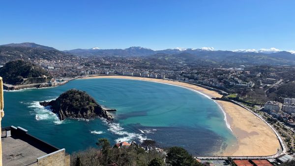 スペイン「乗継逃したサンセバスチャン」の写真