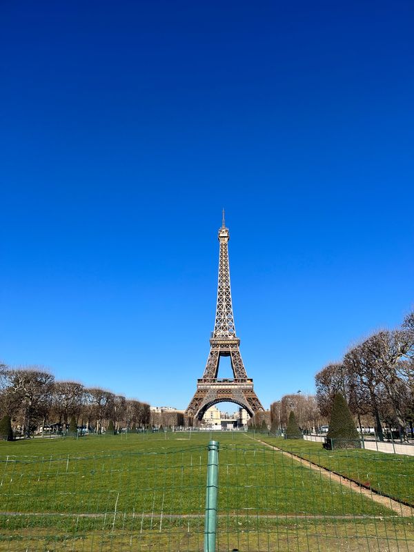 フランス・パリ「PAR🚃」の写真
