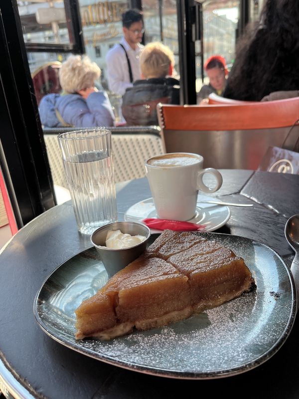 フランス・パリ「PAR🚃」の写真