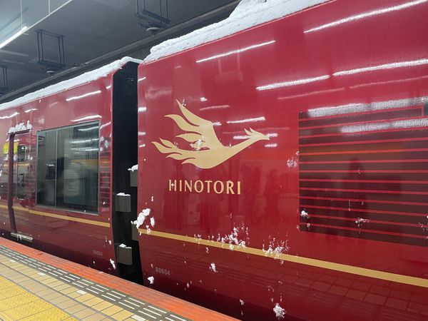 日本・大阪府「クリスマスイブの大阪」の写真：近鉄電車のヒノトリに乗って大阪へ。世界を...