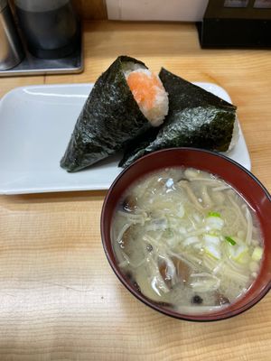 ラーメン、海鮮丼は最高でした。