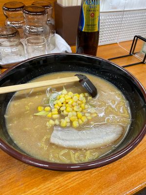 ラーメン、海鮮丼は最高でした。