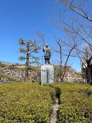 岐阜城、大垣城、浜松城、若き時代の徳川家康公銅像