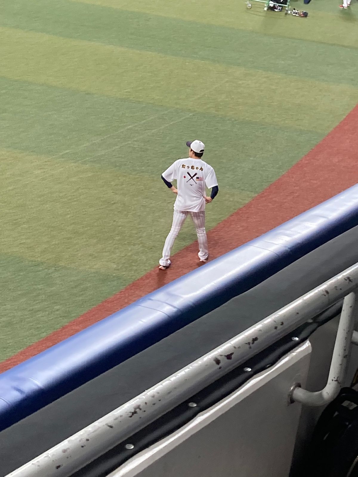 友人がチケット取っていただき。
3日はドラゴンズ応援席
4日は侍ジャパン応...