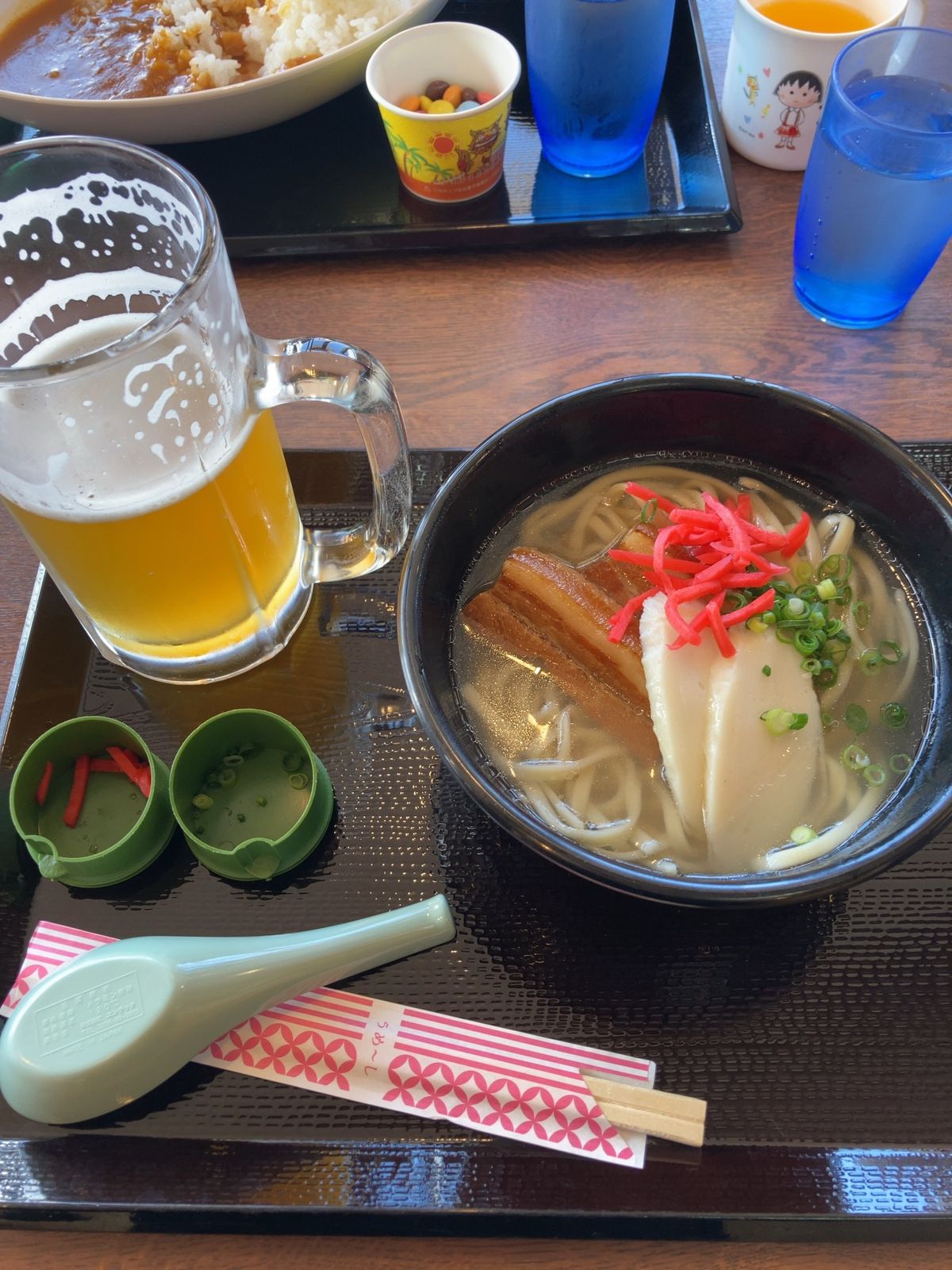 玉泉洞見学して、沖縄そばを食べる🍜
ハブとマングースのショー🐍
天気が良く...