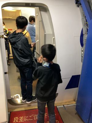 6:05名古屋発那覇行SKY549便搭乗✈️
息子2人は初飛行機に緊張⁉️