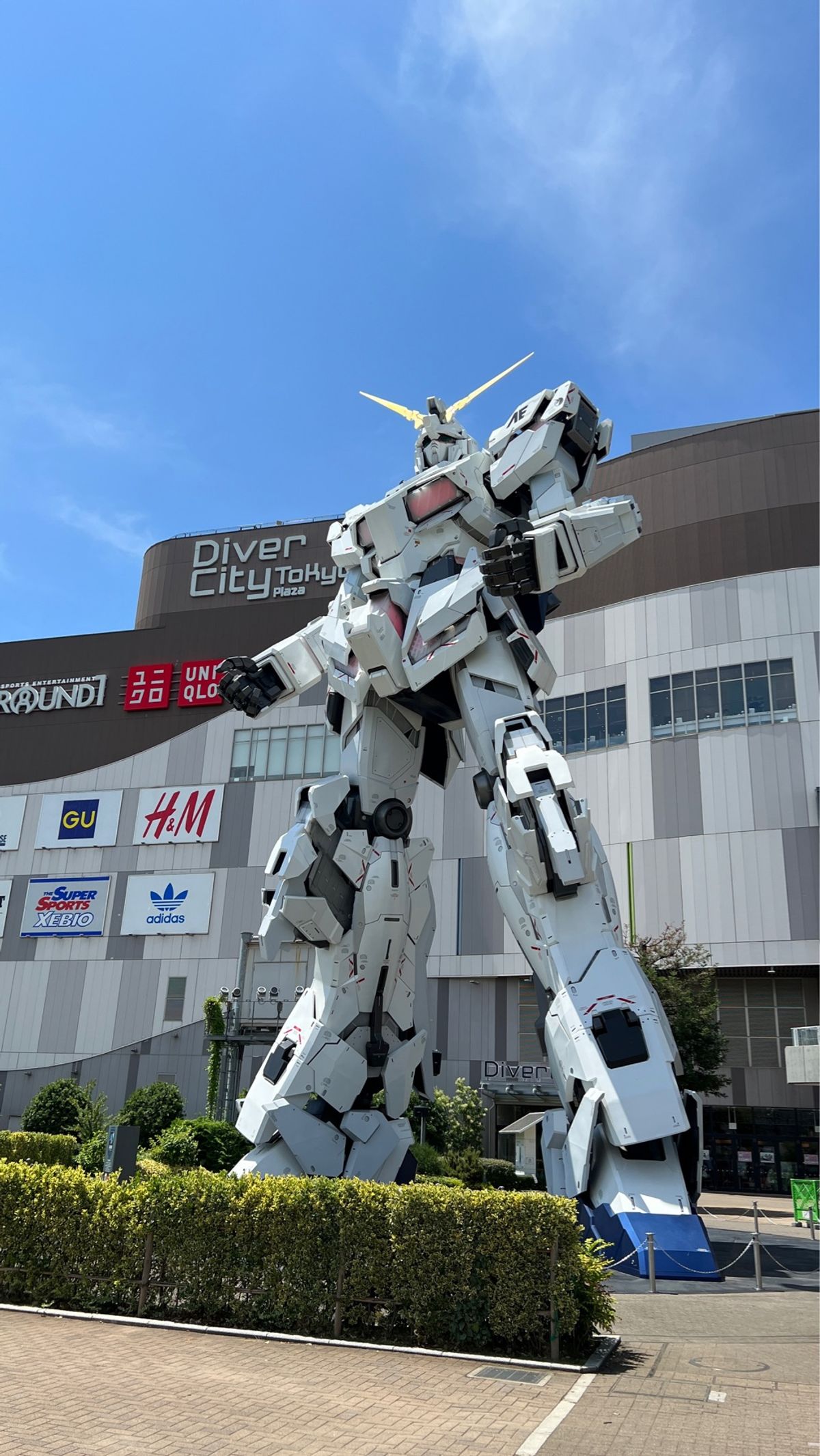 お台場でユニコーンガンダムを観て、銀座のBARで飲んで、ホテルはアロフト東...