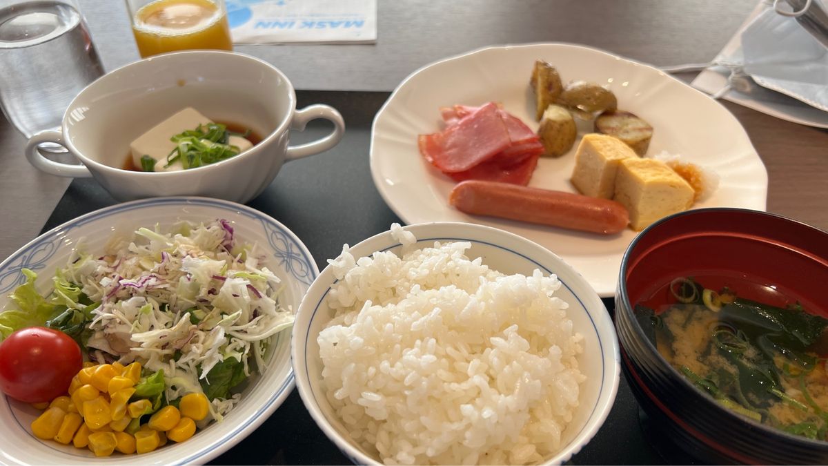 夜は楽しく飲んだ
翌日は二日酔いで苦しかったが、萌ちゃんの写真展『ないもの...