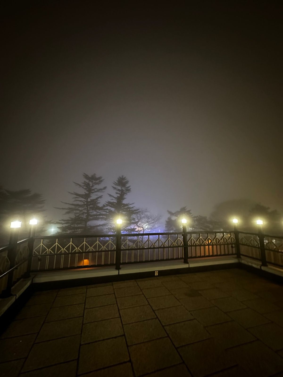 軽井沢到着

モヤだらけ笑
明日大丈夫かな？