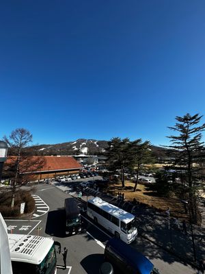 2日目は晴天でとても良いスキー日和でした

三月中旬の軽井沢プリンスホテル...