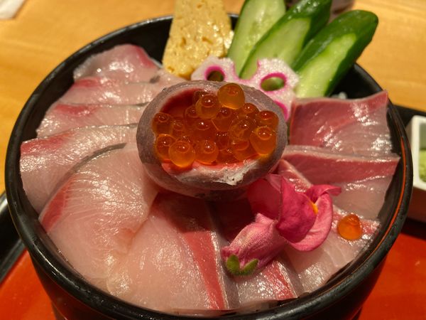 日本・石川県「思い立ったら弾丸！冬の金沢」の写真：帰る前にぶり丼を食べました。
冬のぶりを...