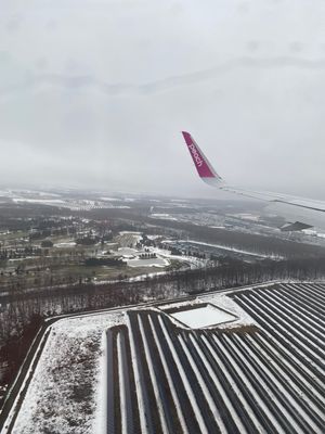 まだ雪の残る北海道へと。
北海道は飛行機でないと難しいので関空から。