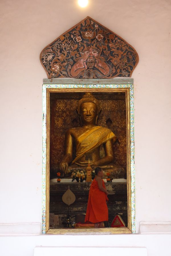 ラオス人民民主共和国・ルアンパバーン「ラオス🇱🇦」の写真：ラオス人の友人の勧めで読経に参加してみた🙏