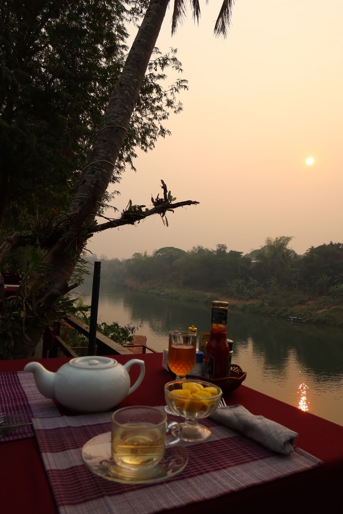 ルアンパバーンに着いてから予定を考えようと思っていたので出発前に日本から2...