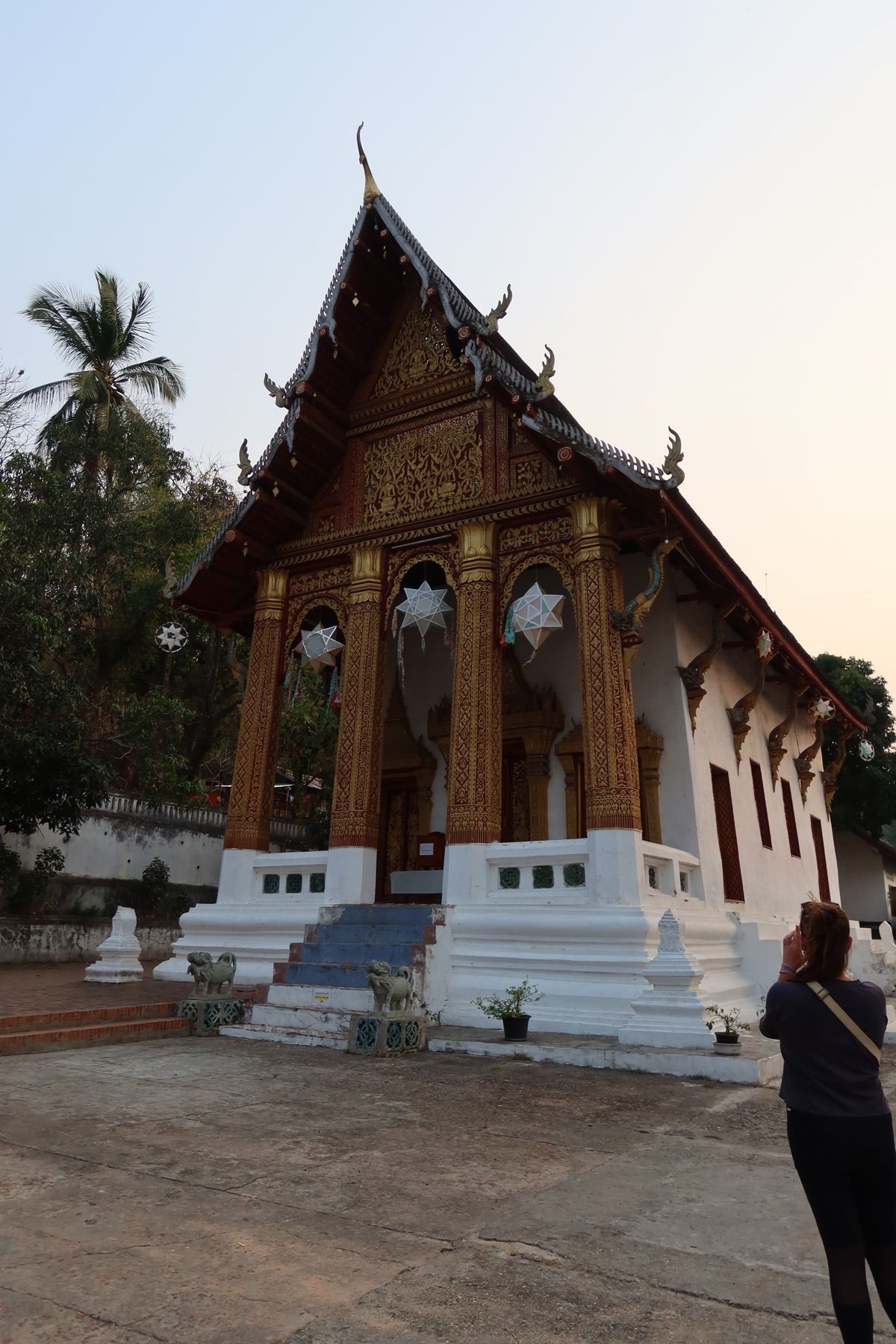 ラオス人の友人の勧めで読経に参加してみた🙏