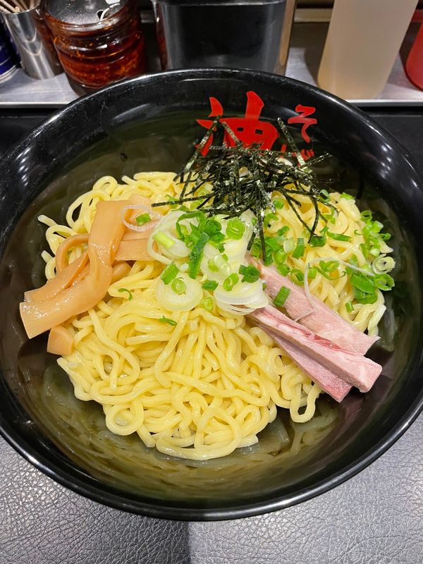 日本・東京都「上野泊」の写真：油そば

ネーミングで損してるよな。
全...