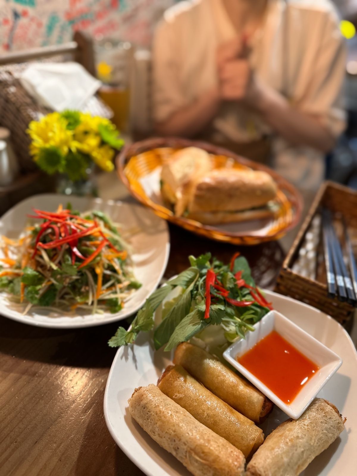 食べたいお店、つぶれてなかった💨💨
それでも閉まってるお店はまだまだあった...