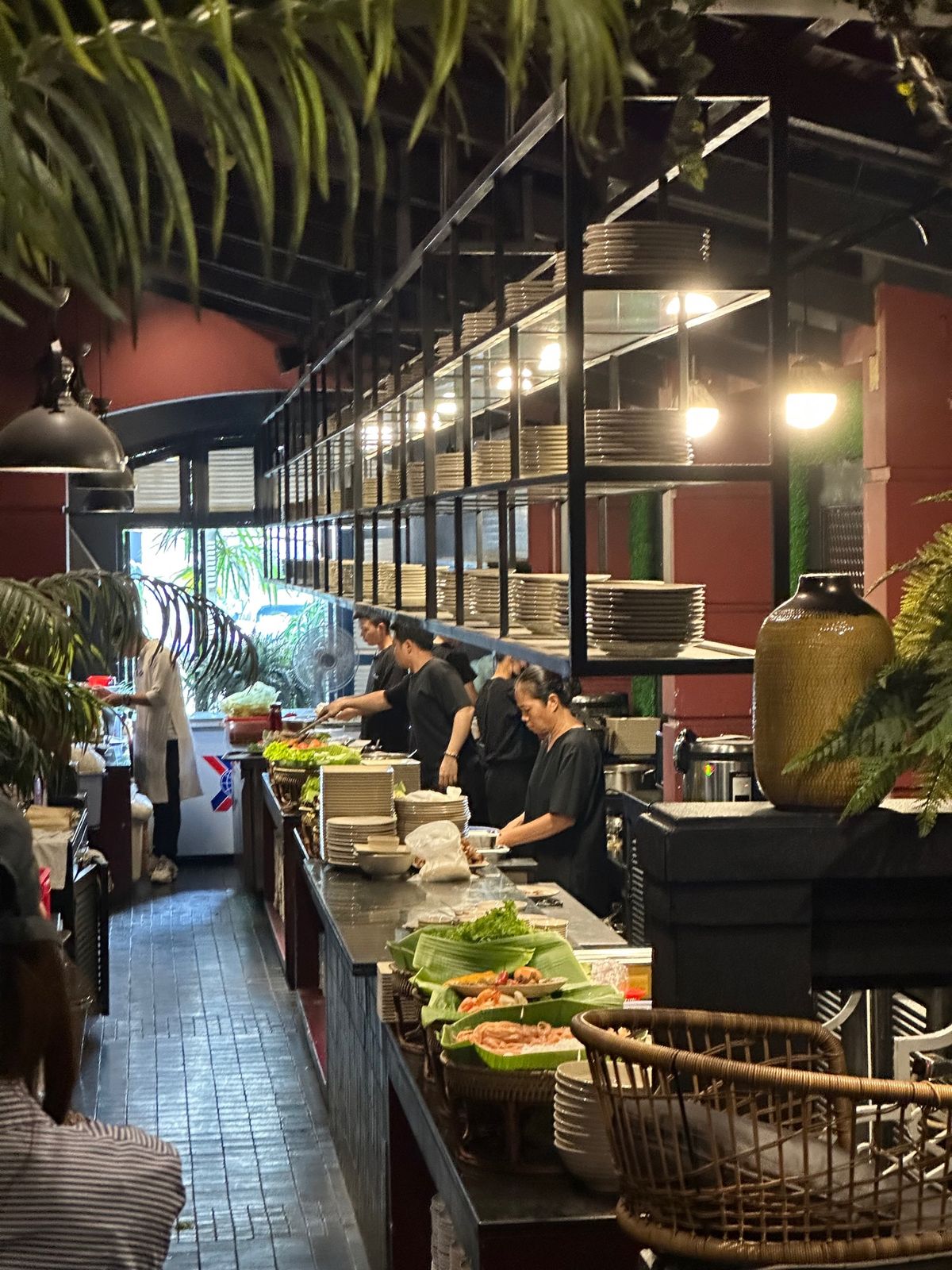 ニャハンゴンは外国人に人気のお店。
キレイだし、お値段もややお高め。