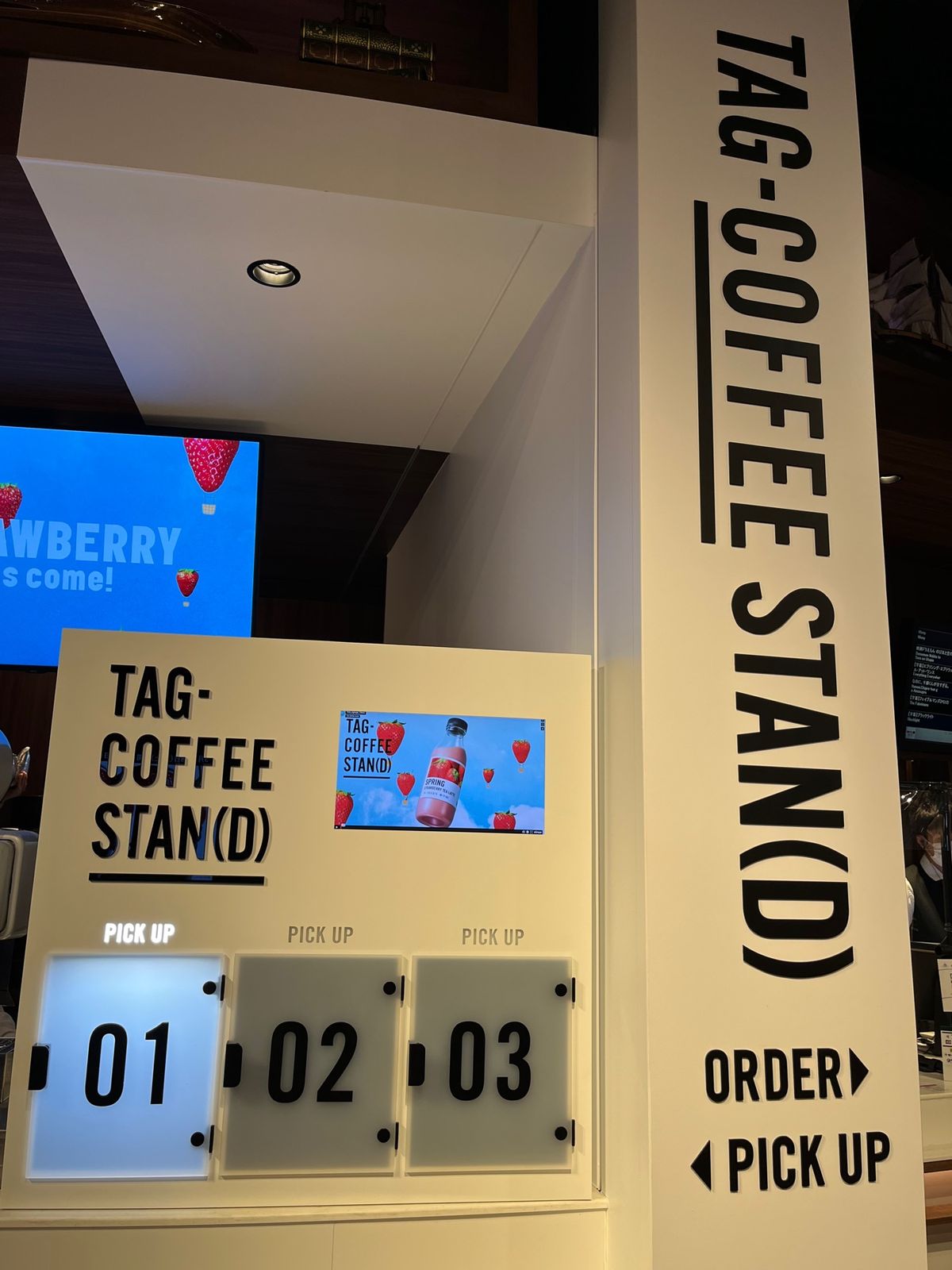新幹線の時間まで少し時間があったので、噂のTAG-COFFEE STAN(...