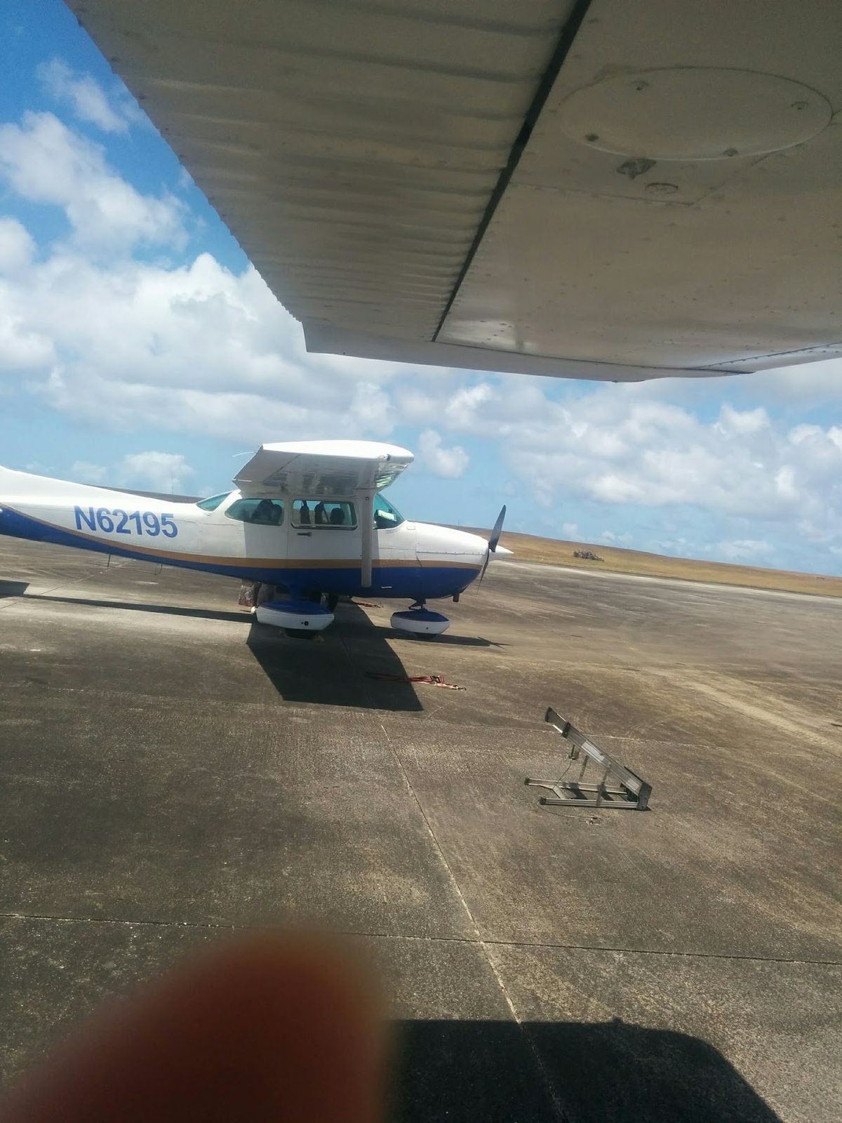 セスナ！思ったより狭くてガタガタ揺れるしスリル満点！🤯景色はめちゃくちゃ綺...