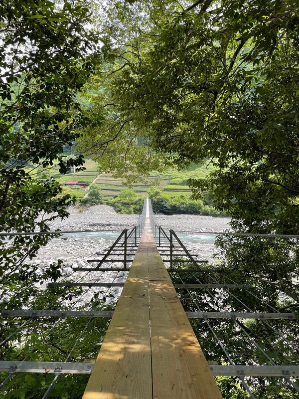 日本・静岡県「静岡県の秘湯 梅ヶ島温泉」の写真：吊り橋素敵！