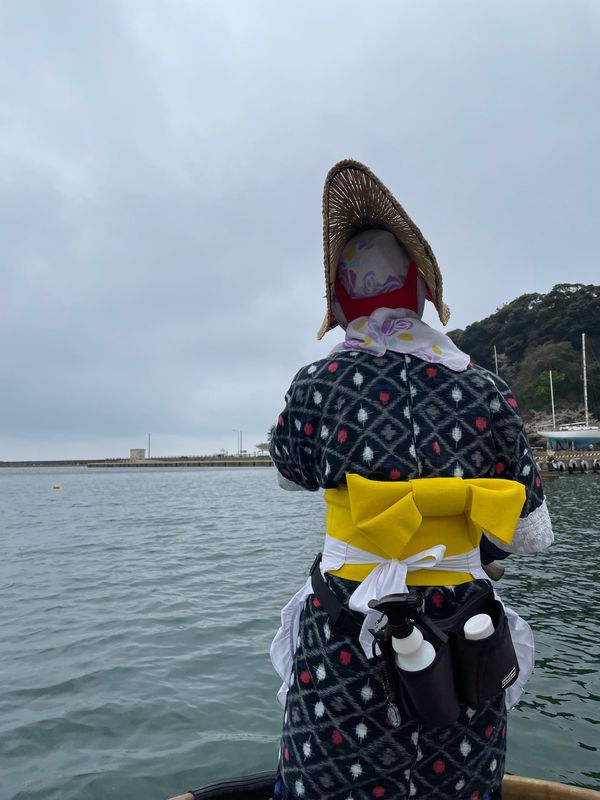 日本・佐渡島「佐渡島、松之山温泉」の写真：たらい舟