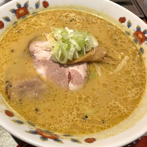 日本・函館「函館  湯の川温泉 ニセコ」の写真：味噌カレー牛乳ラーメン