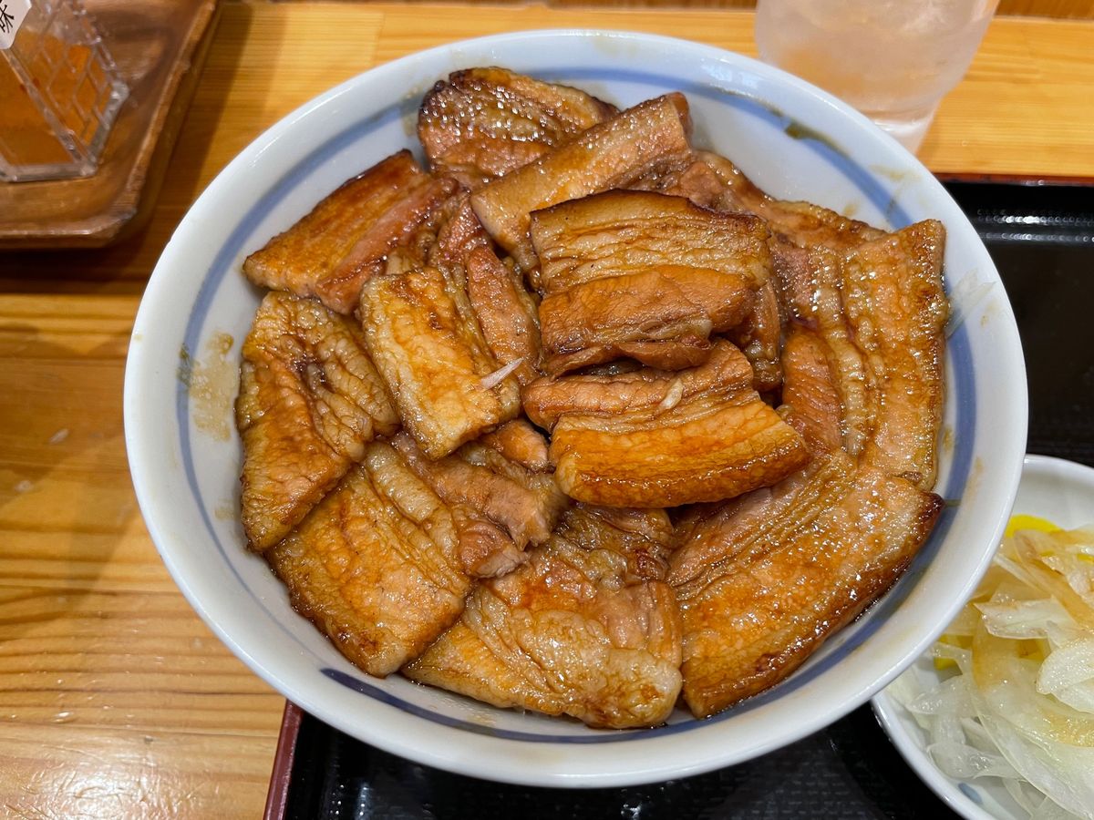 帯広グルメ
豚丼、インデアンカレー、チーズとパンは必須