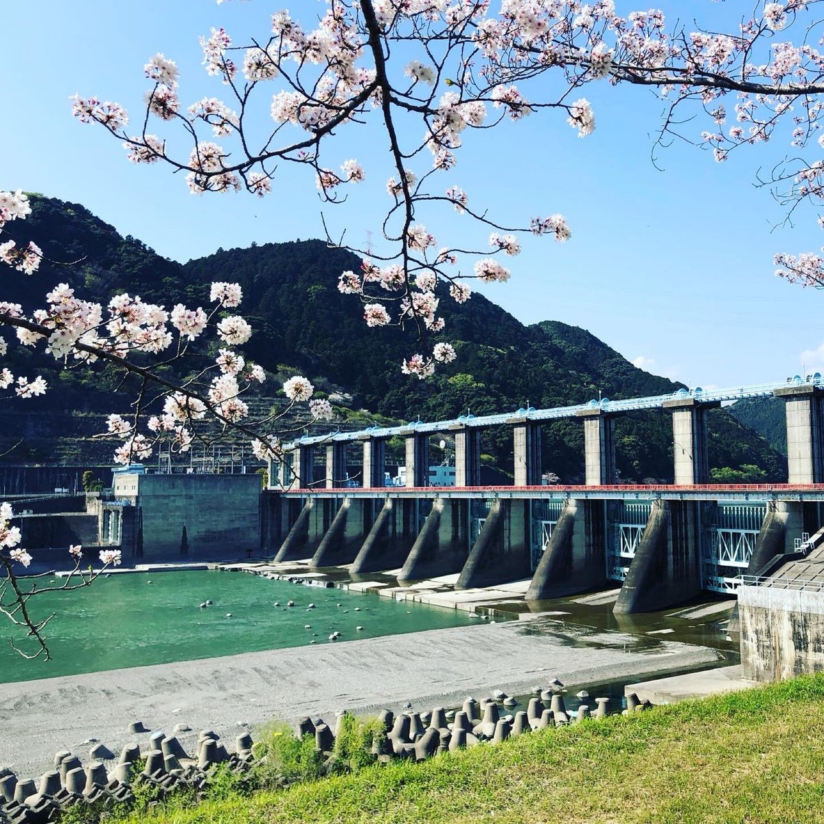 秋葉ダムの下にある船明ダムにも。
これで「ふなぎら」と読むらしい。カッコい...