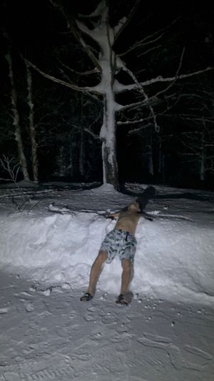 Sauna後に雪へダイブ！