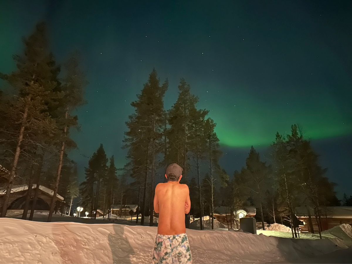 ①ファームでオーロラ
②ロバニエミのサンタクロース村のIce Bar
③カ...