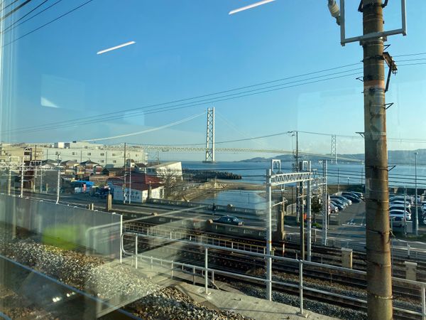 日本・香川県「久々青春18きっぷの旅！3年ぶり広島」の写真：帰りの電車から明石海峡大橋を眺めて終了。...