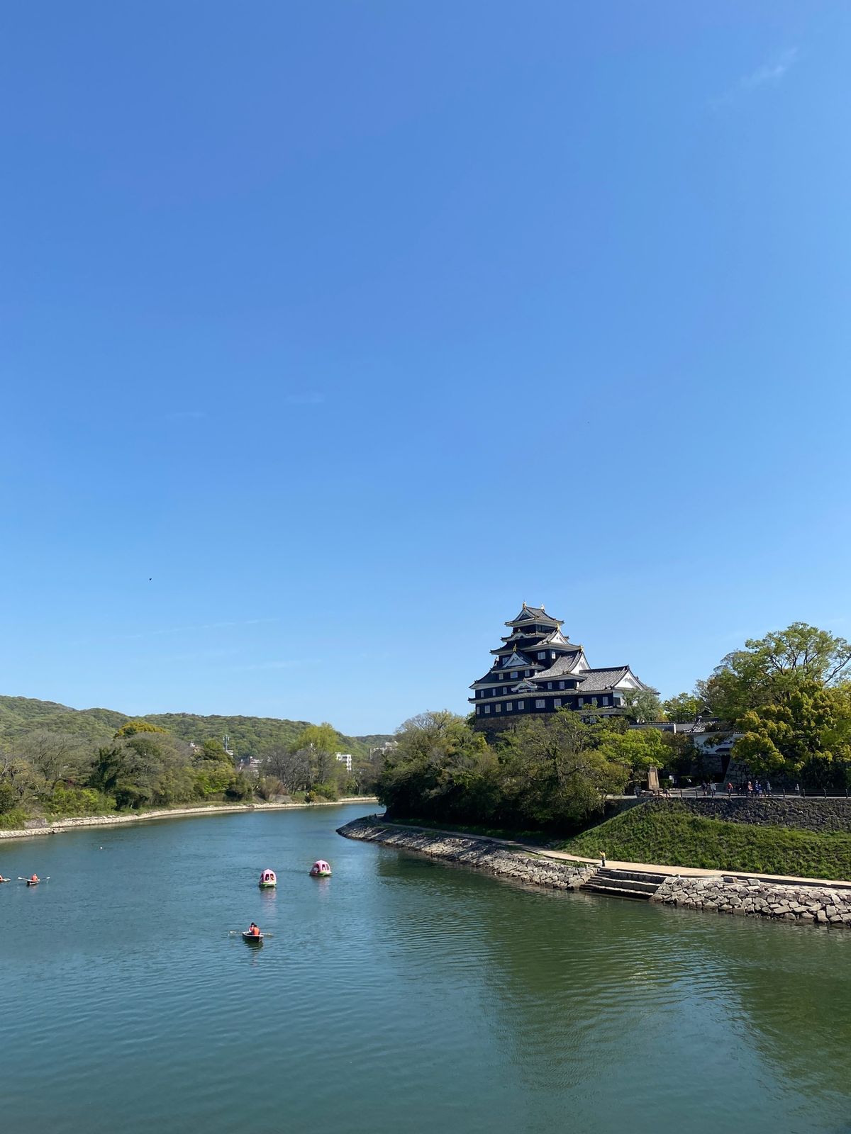 岡山に着いて後楽園。
都会に住んでいたら非日常な庭園文化に触れました。