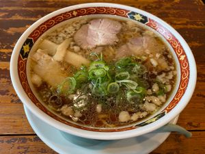 尾道で途中下車して、おやつに美味しいラーメン。
桜が綺麗。