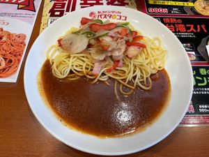 パスタデココで昼食